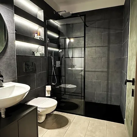 Cremene Tower 3*