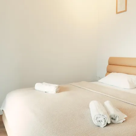 Cremene Tower Apartment 3*