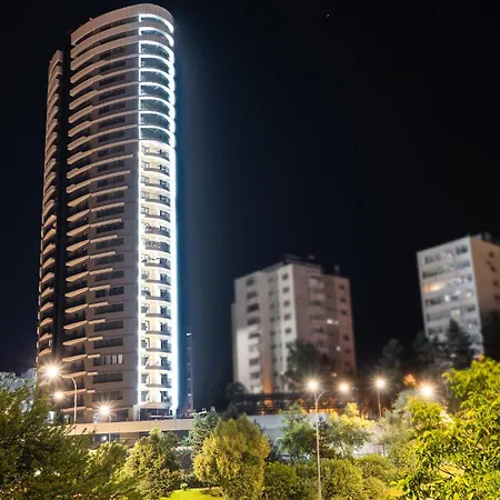 Cremene Tower Apartment 3*