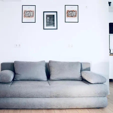 Cremene Tower דירה 3*