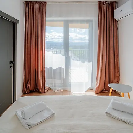 Cremene Tower 3*