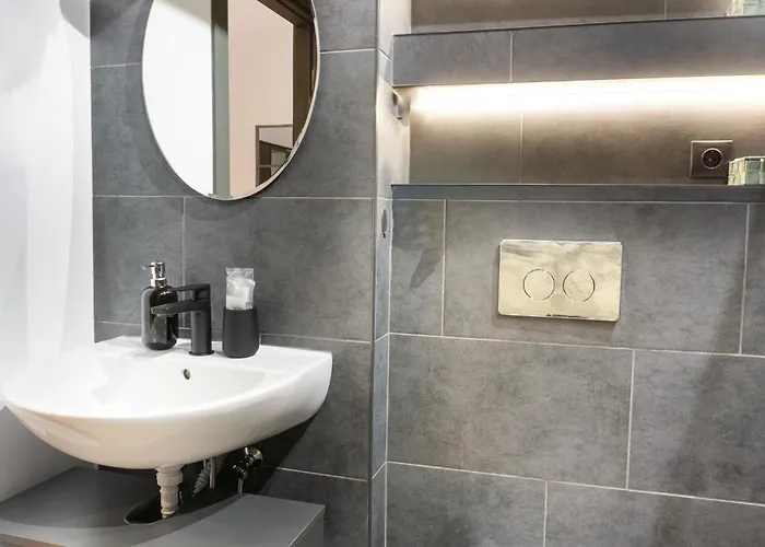 Cremene Tower Daire 3*