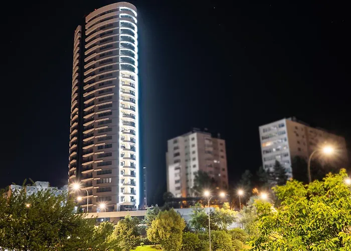 Cremene Tower Daire 3*